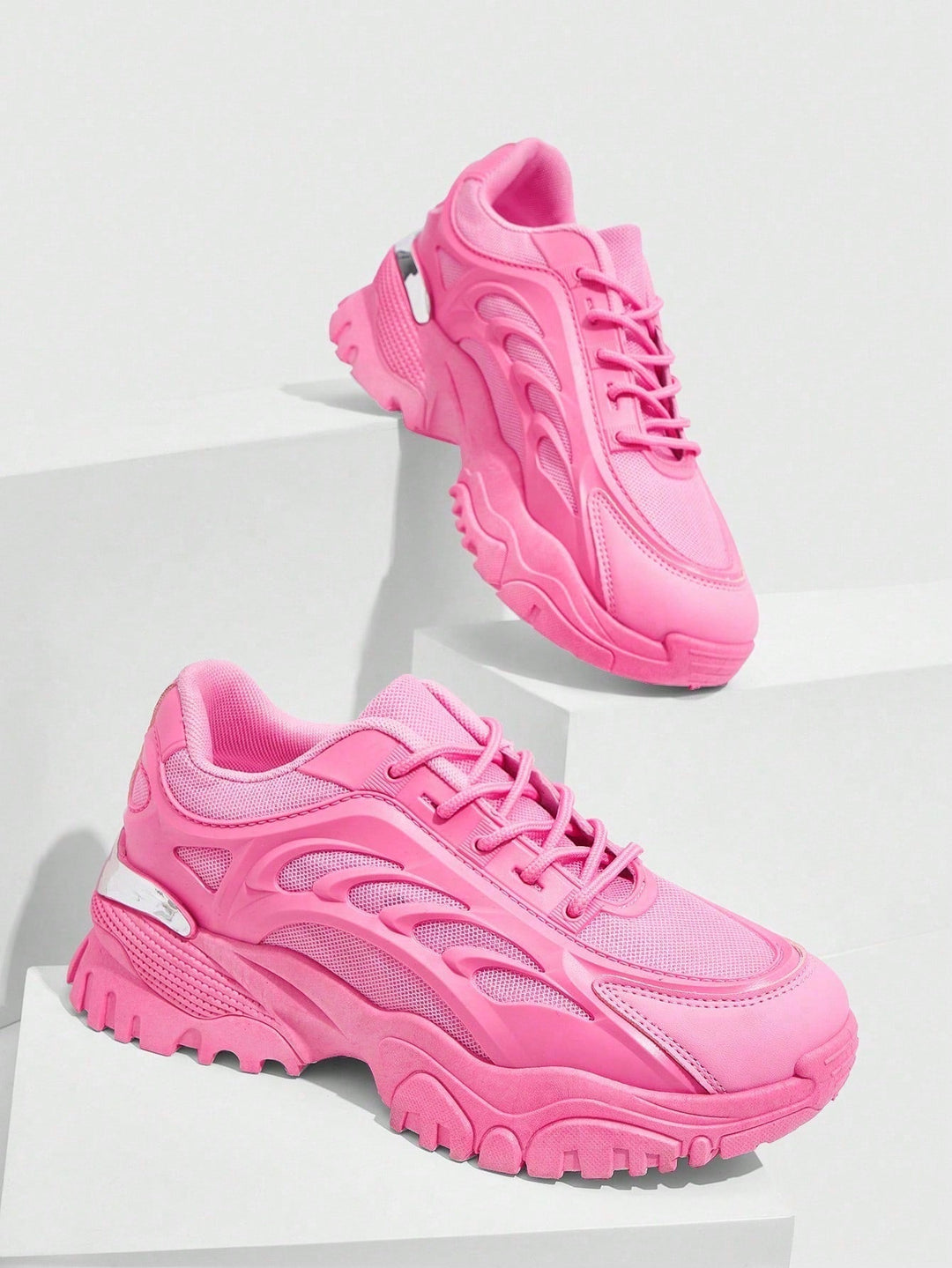 Sneakers met dikke zool en mesh-oppervlak