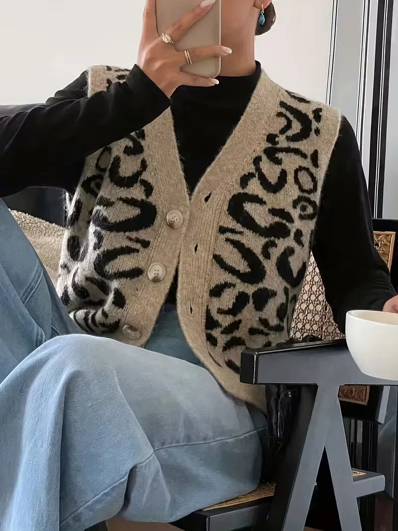 Leopard print vest met V-hals