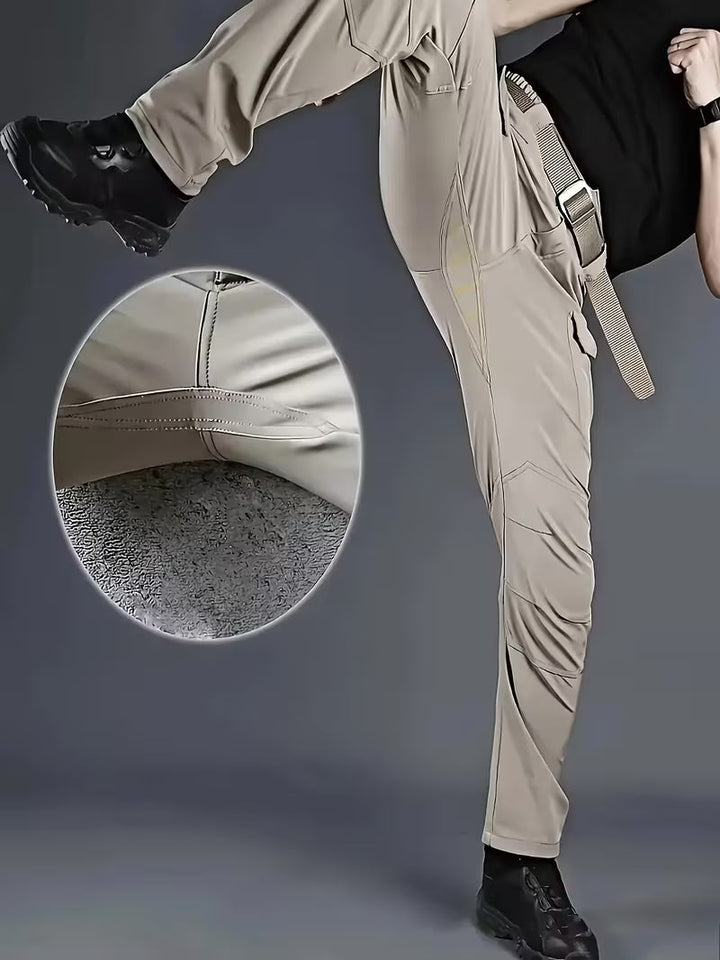 Cargo broek met rekbaar materiaal en meerdere zakken