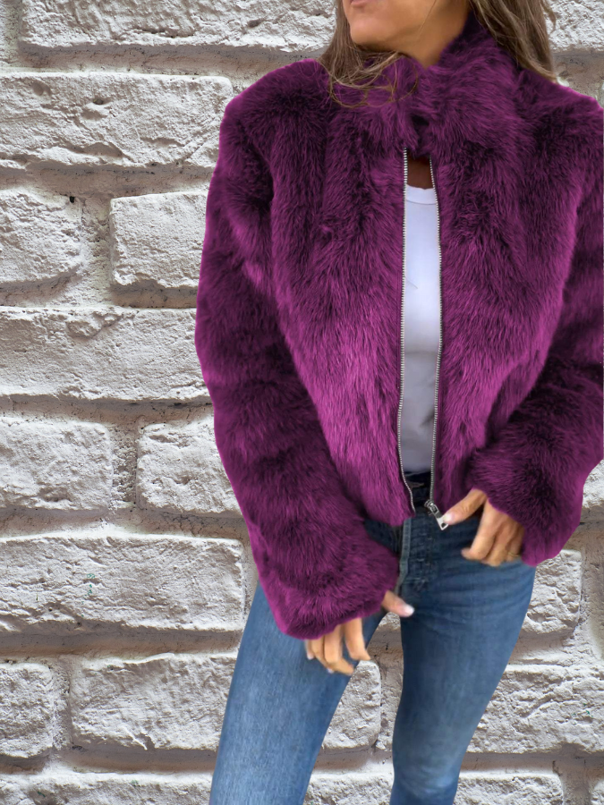 Fluffy jas met hoge kraag en ritssluiting