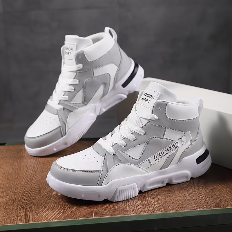 Hoge sneakers met antislip zool en vetersluiting