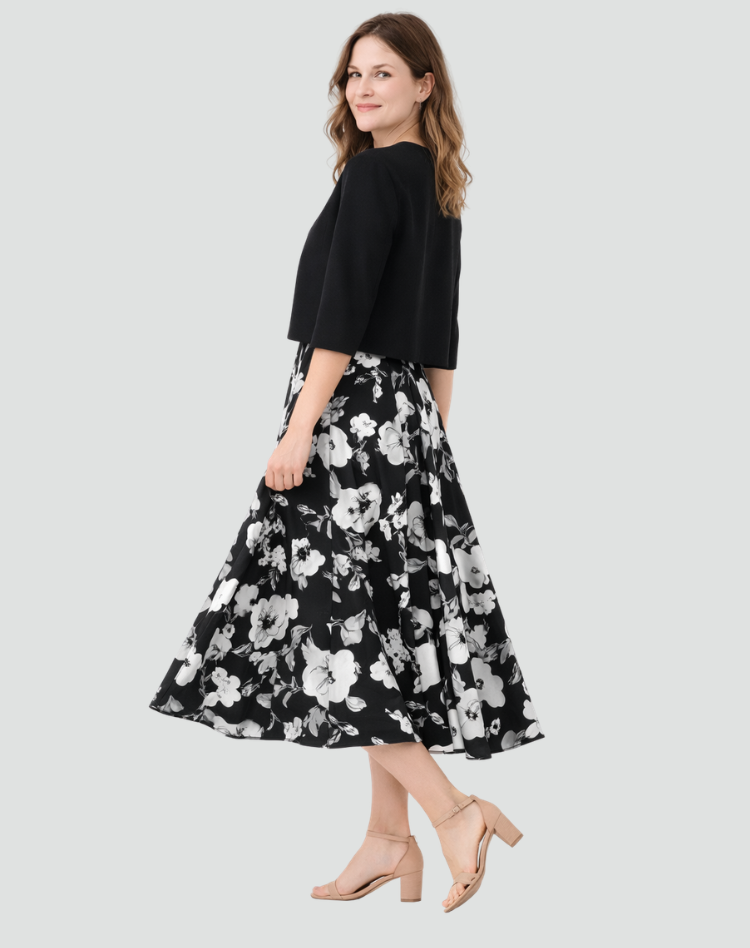 Tweedelige Set Met Gebloemde Midi Jurk En Kort Jasje