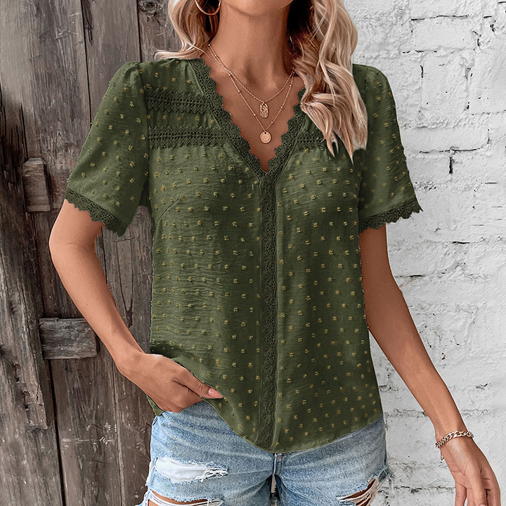 Luchtige Dames Blouse Met Kantdetails En Korte Mouwen