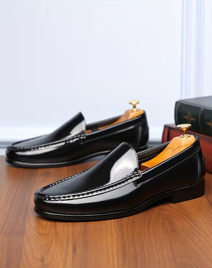 Schoenen met lichtgewicht ontwerp en puntige neus