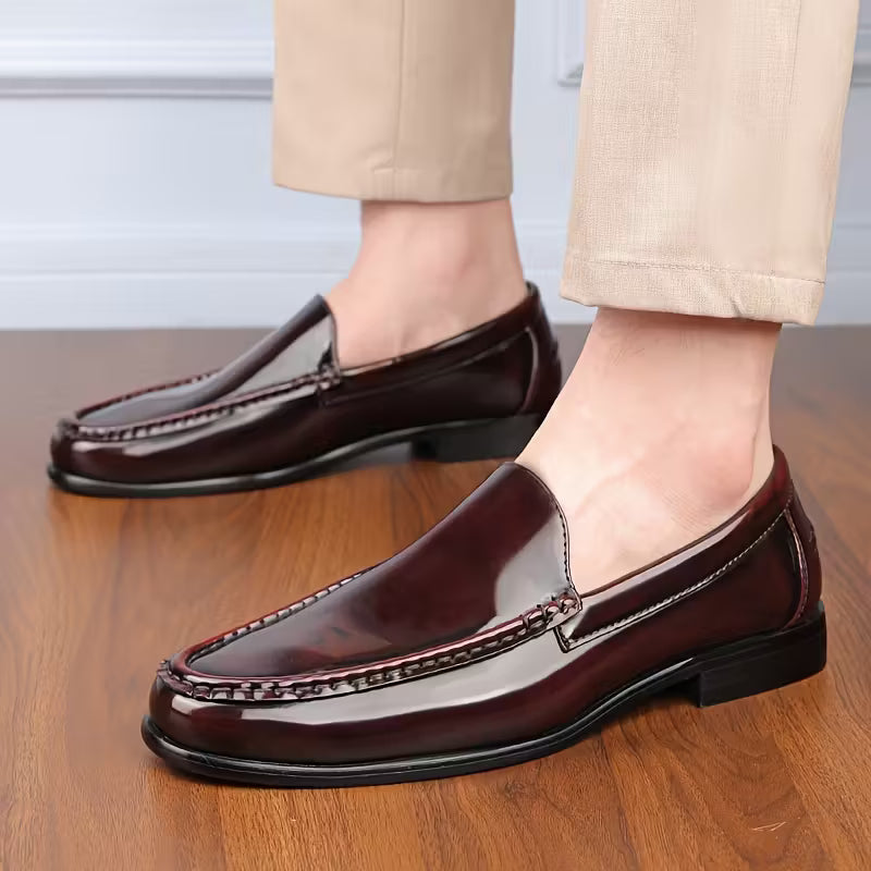 Schoenen met lichtgewicht ontwerp en puntige neus