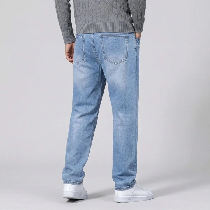 Straight Leg Jeans met Regular Fit