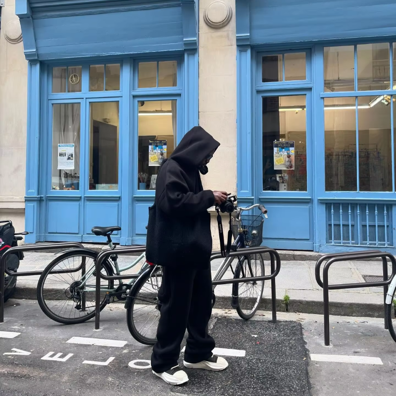 Tracksuit met hoodie en broek in losse pasvorm