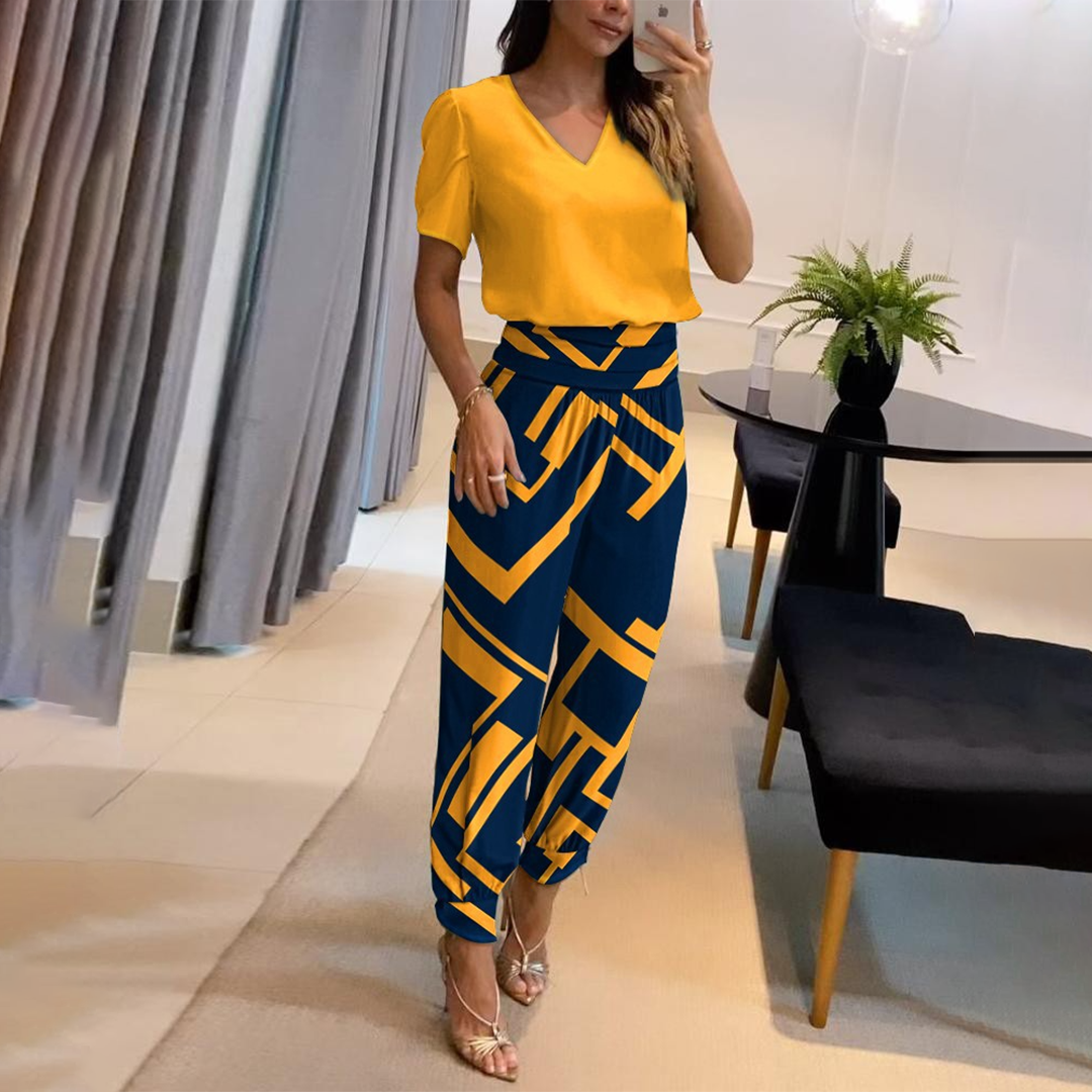 Elegante Tweedelige Set Met V Hals Top En Broek