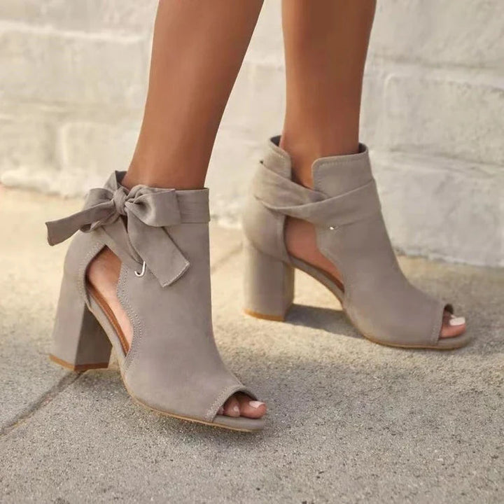 Lize - Chic Tie-Up enkellaarsjes met Vesper look