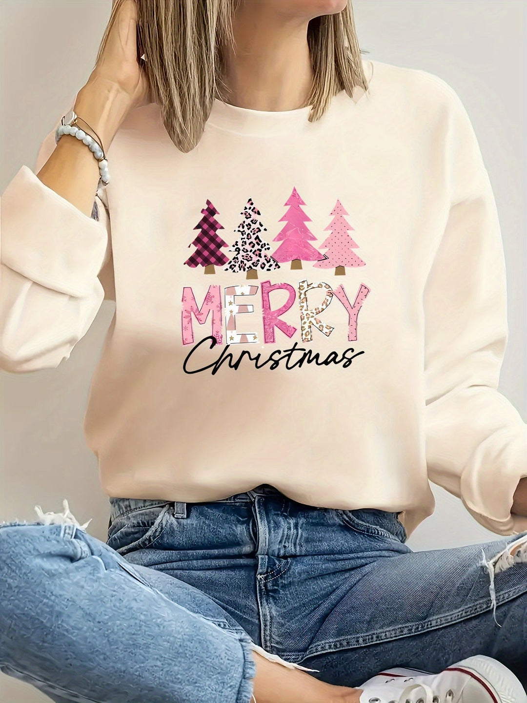 Elin | Gezellige kersttrui met kerstboompatroon en "Merry Christmas" print