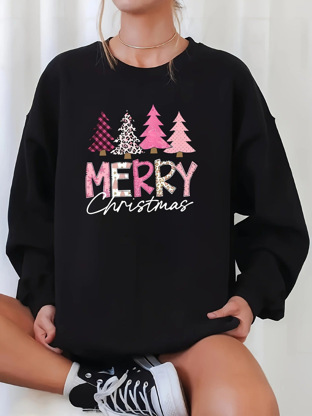 Elin | Gezellige kersttrui met kerstboompatroon en "Merry Christmas" print