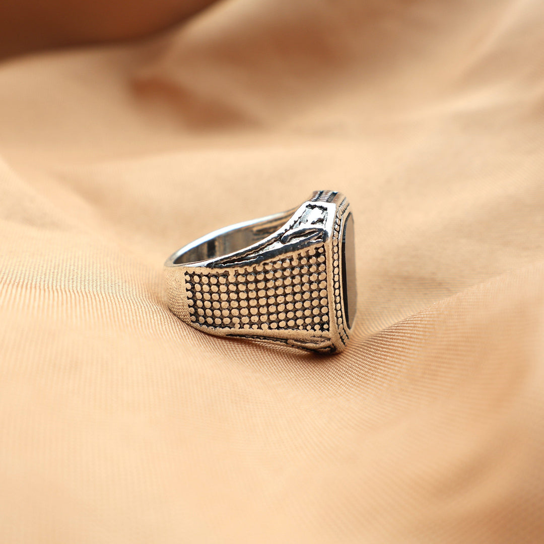 Jeroen | Zwarte ring met strass