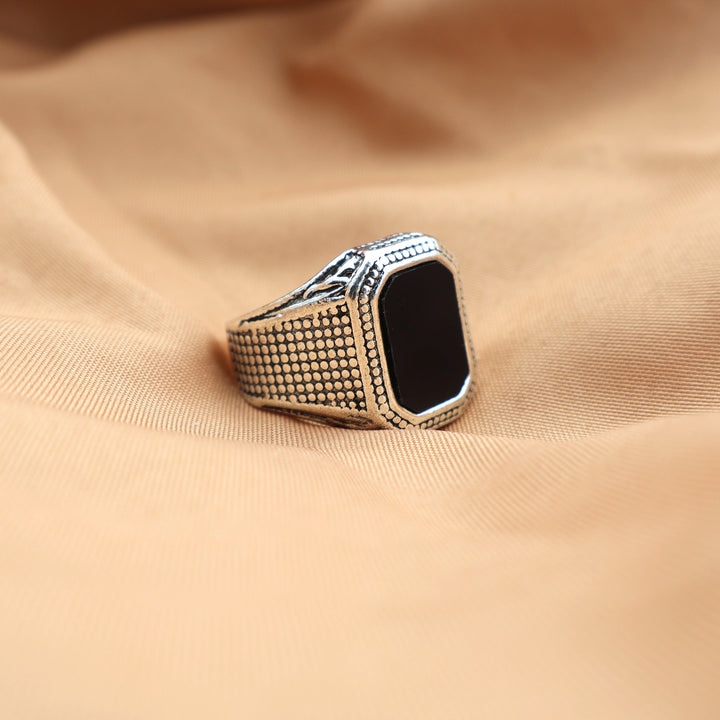 Jeroen | Zwarte ring met strass