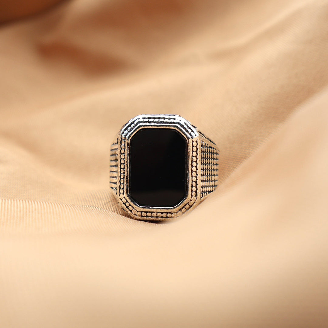 Jeroen | Zwarte ring met strass