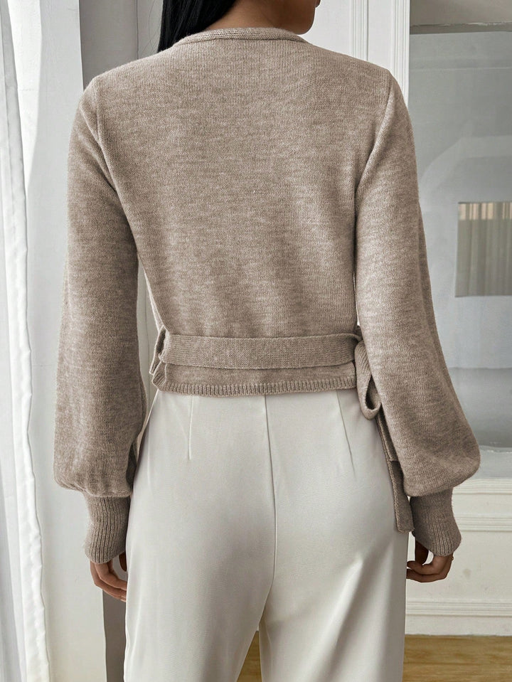 Stijlvolle Gebreide Overslag Croptop met V-hals en Strikceintuur
