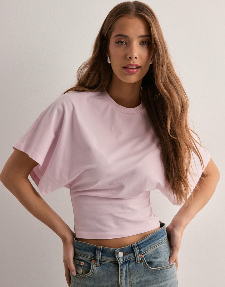 Femke - Trendy T-shirt met wijde mouwen