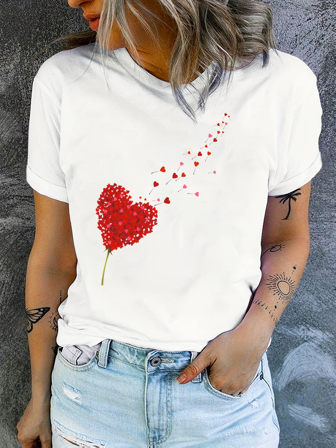 Valentina | Schattig en romantisch T-shirt met roze harten en bloemen